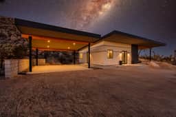 Desert Ridge - Hot Tub, Fire Pit, BBQ, Out Door Shower & Incredi