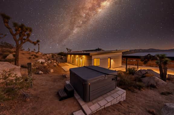 Desert Ridge - Hot Tub, Fire Pit, BBQ, Out Door Shower & Incredi
